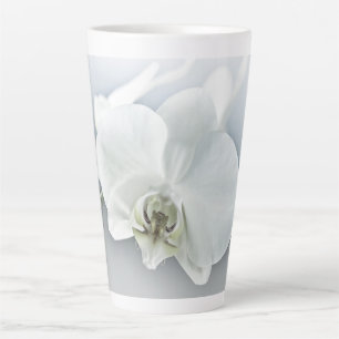 Elegante weiße Orchideen-Botanik-Kunst Milchtasse