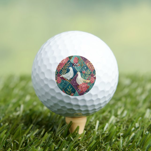 Elegante weiße Tauben Rosa Blütenfarben und geomet Golfball (Insitu T-Shirt)