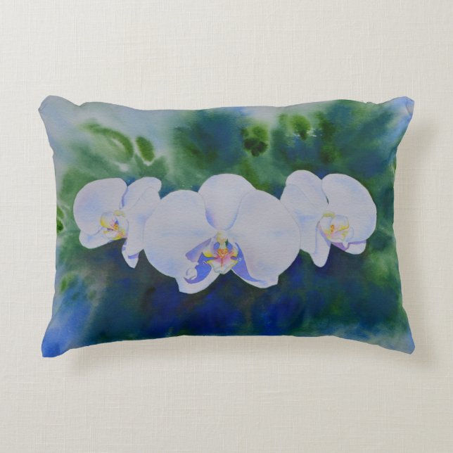Elegante, weiße tropische Boho-Orchideen Dekokissen (Vorderseite)