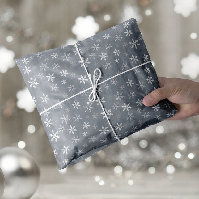 Elegante weiße und graue Schneeflocken Seidenpapier (Elegant Christmas Grey and White Snowflakes Tissue Paper)