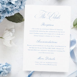Elegante weiße und staubblaue Hochzeitsdetails Begleitkarte