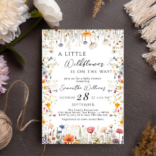 Elegante weiße Wildblumen-Blüten-Baby-Party Einladung