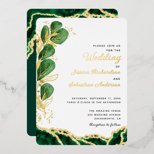 Elegante White Emerald Green & Gold Wedding Folieneinladung (Vorderseite/Rückseite)