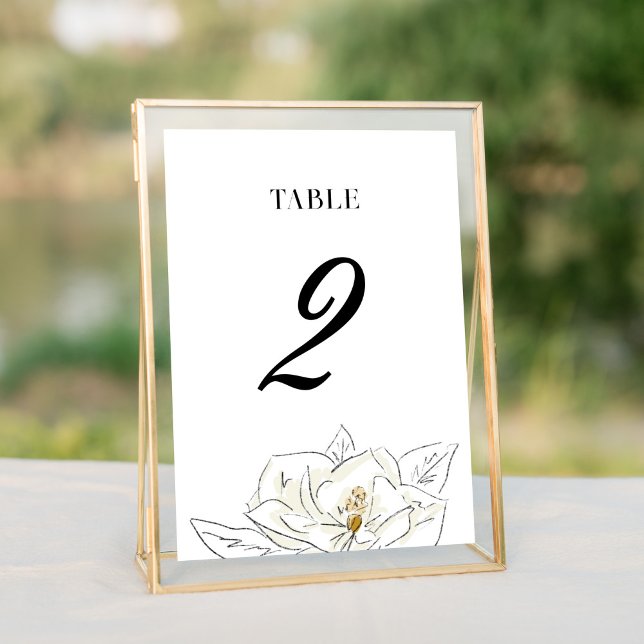Elegante White Magnolia Wedding Tischnummer (Elegant Southern-inspired white magnolia illustration wedding table number cards.)