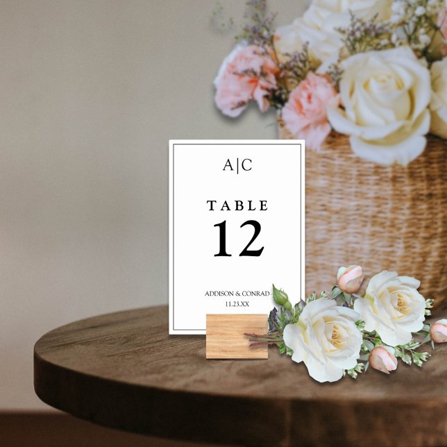 Elegante White Monogram Wedding Tischnummer (Von Creator hochgeladen)