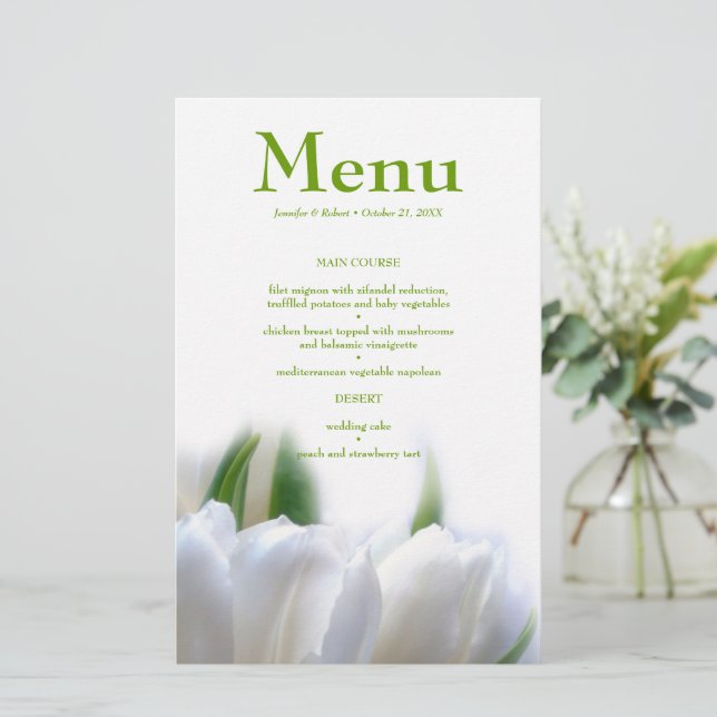 Elegante White Tulips Wedding Dinner Menu Card (Stehend Vorderseite)