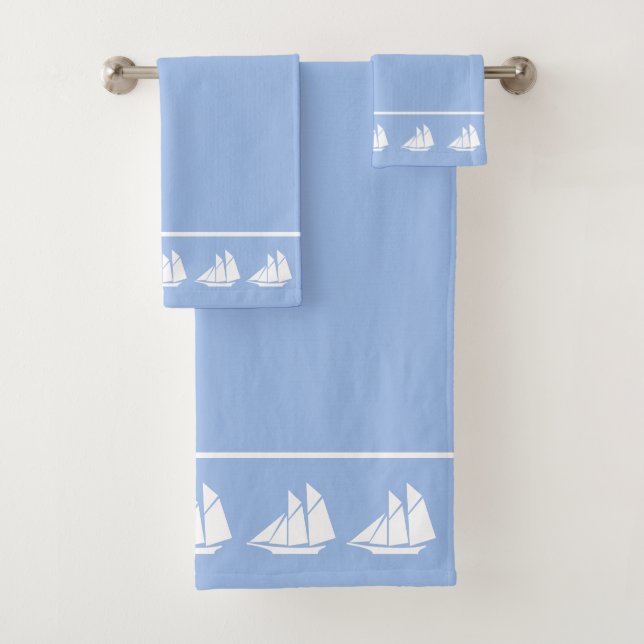 Elegante White Yachten auf Sky Blue Badhandtuch Set (Insitu)