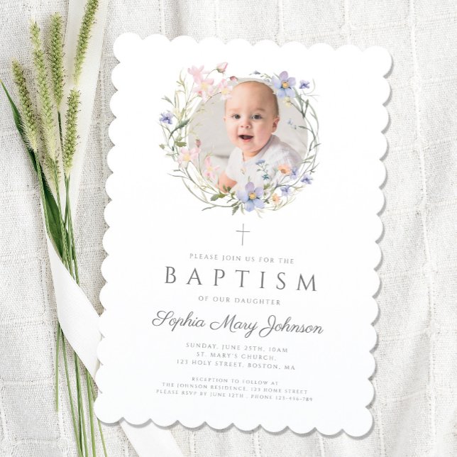 Elegante Wildblumen Wreath Foto Taufe Einladung (Elegant Wildflowers Wreath Photo Baptism Invitation)
