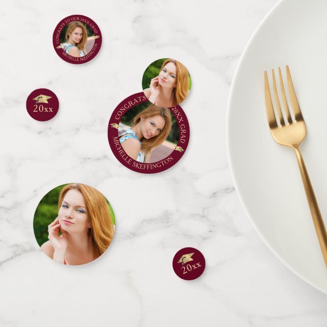 Eleganter Abschluss Maroon Gold Foto Personalisier Konfetti (Gruppe)