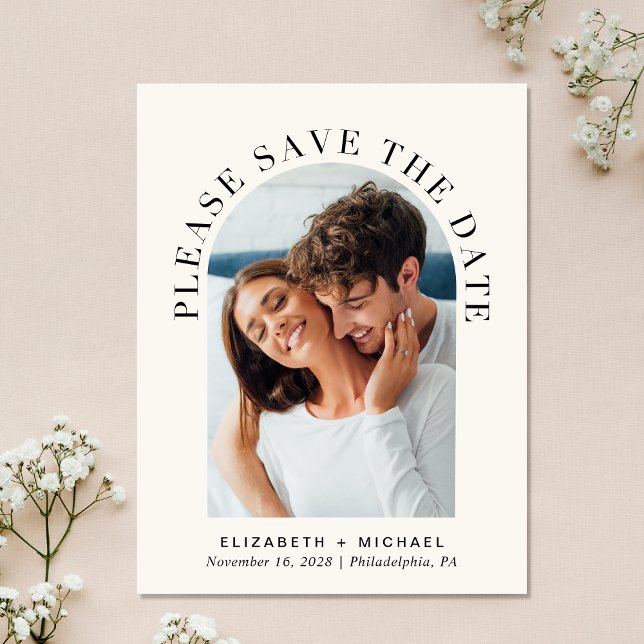 Eleganter Arch-Foto QR-Code Save the Date Ankündigungspostkarte (Celebrate your love story with a save the date showcasing your photo in an elegant arch frame)