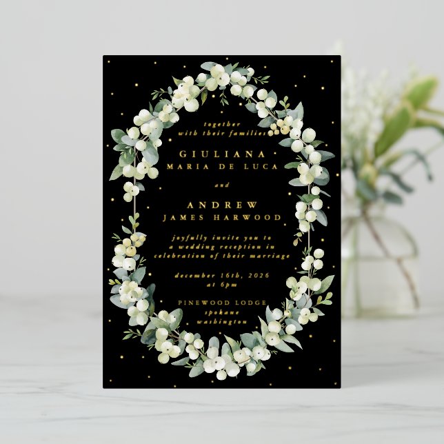 Eleganter Black Snowberry+Eucalyptus Empfang Folieneinladung (Stehend vorne)