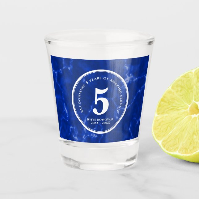 Eleganter blauer Marmor 5 Jahre Arbeit Jubiläum Schnapsglas (Vorderseite)