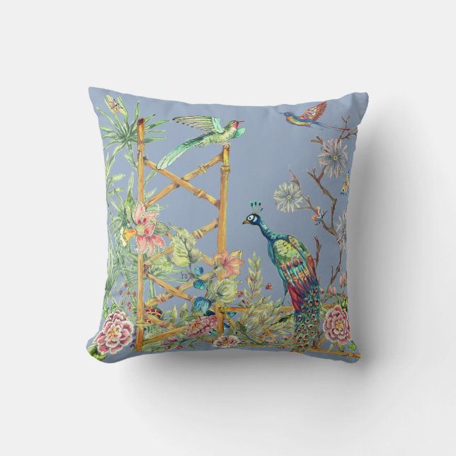 Eleganter blauer Pfau im Garten des Orientalischen Kissen (Vorderseite)