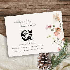 Eleganter Blush Meadow Floral Wedding RSVP QR Code Begleitkarte