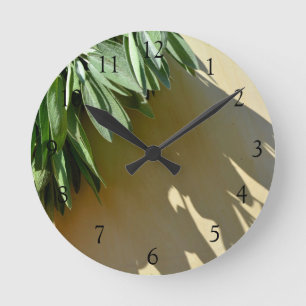 Eleganter Boho Frisch geschnittener Käfergarten Runde Wanduhr