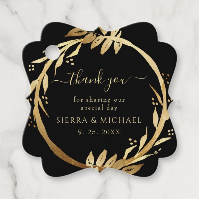 Eleganter Chic Golden Foliage Wreath Black Wedding Geschenkanhänger (Vorderseite)