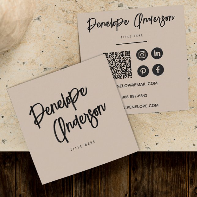 Eleganter Cocoa Cream Minimalistisch QR Code Moder Quadratische Visitenkarte (Von Creator hochgeladen)