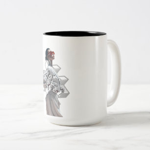 Eleganter Cyborg in weißer futuristischer Mode Zweifarbige Tasse