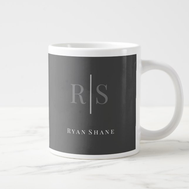 Eleganter DIY Gray Monogram & White Name, dunkelgr Jumbo-Tasse (Rechts)