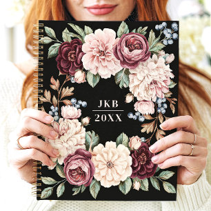 Eleganter dunkler Blumenkranz mit individuellem Mo Planer