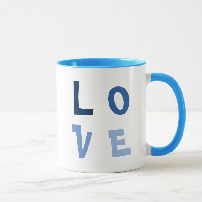 Eleganter, einfacher LIEBE-Platz in Blauer Typogra Tasse (Rechts)