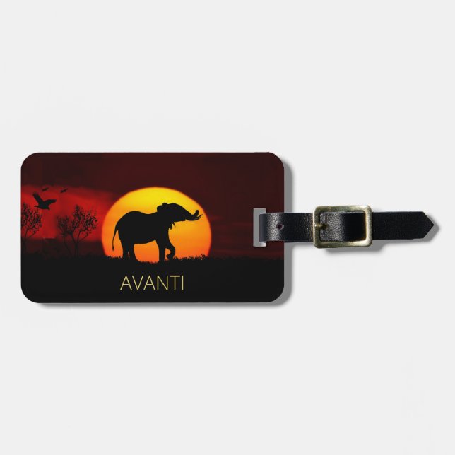 Eleganter Elefant und Sonnenaufgang im Dschungel Gepäckanhänger (Vorderseite horizontal)
