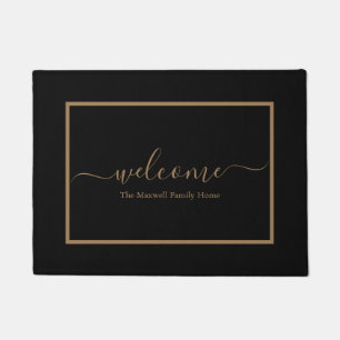 Eleganter Familienname mit schwarzen und goldenen  Fußmatte