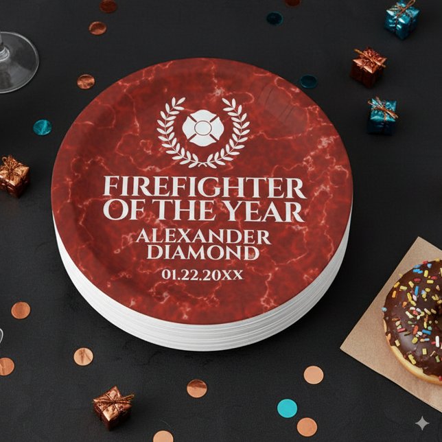 Eleganter Feuerwehrmann des Jahres Roter Marmor Pappteller (Elegant Firefighter of the Year Red Marble Round Paper Plates Cover Photo)