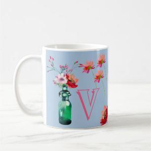 ELEGANTER FLORAL MIT EINER ERSTEN KAFFEETASSE