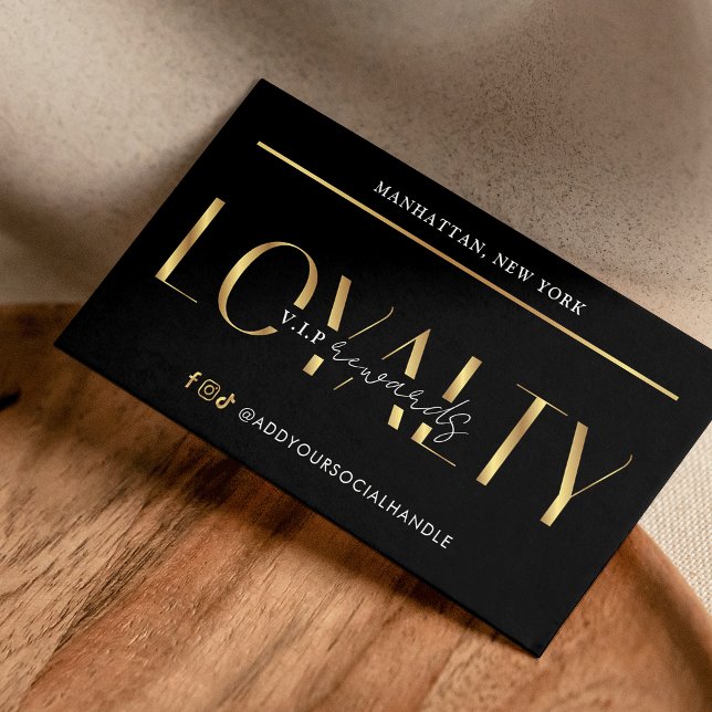 Eleganter Glam Black & Gold Logo Makeup Salon Treuekarte (elegant black and faux gold loyalty cards with your logo and metallic gold effects)
