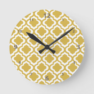 Eleganter Goldsenf-Marokkaner Quatrefoil Klee Runde Wanduhr