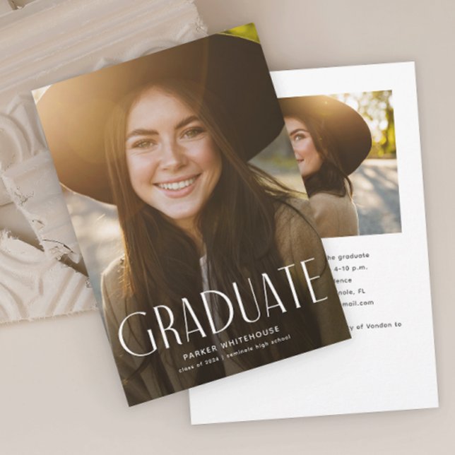 Eleganter Graduate Typografy Foto Abschluss Einladung (Elegant Typography Photo Graduation Invitation Announcement.)