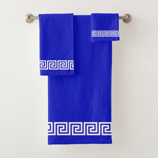 Eleganter griechischer Muster-Rahmen auf Royal Blu Badhandtuch Set (Insitu)