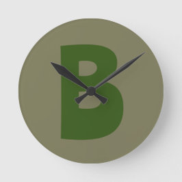 Eleganter Grüner Monogram-Initialbrief Runde Wanduhr