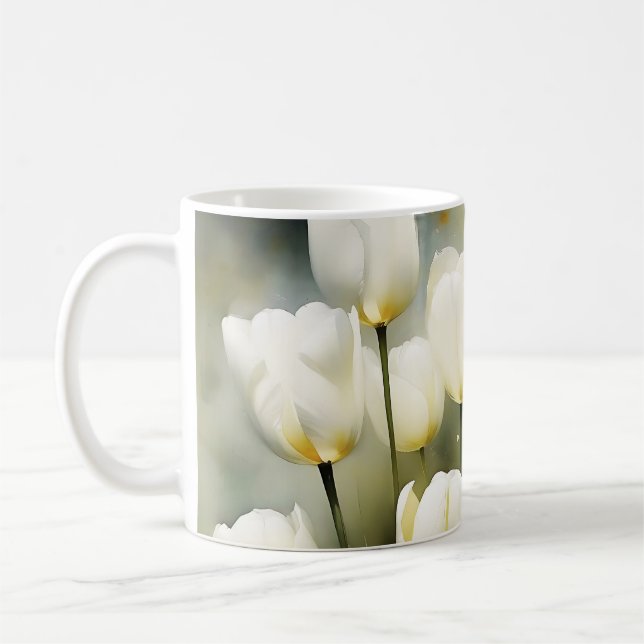 Eleganter Haufen von White Tulips in einem Serenen Kaffeetasse (Links)