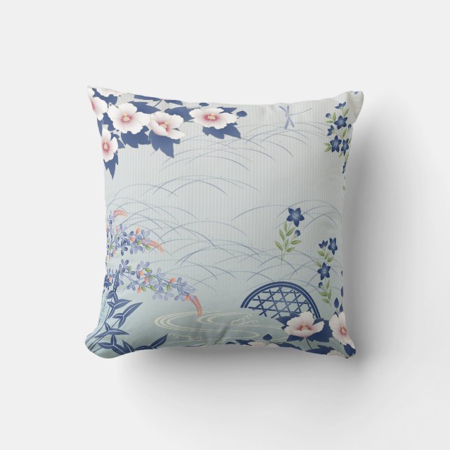 Eleganter hellblauer japanischer Blumen-Garten Kissen (Vorderseite)