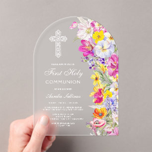 Eleganter heller Wildblumenbogen zur Erstkommunion Acryleinladungen