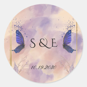 Eleganter Hochzeitsaufkleber mit violettem Schmett Runder Aufkleber