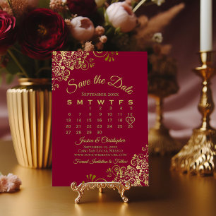 Eleganter Hochzeitskalender im burgunderroten und Save The Date