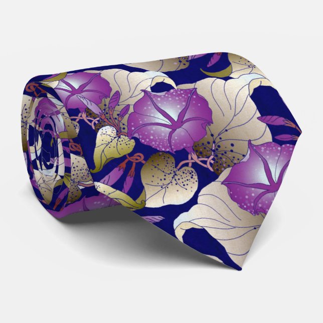 Eleganter Lavender Lila von weißem Blumenmuster Krawatte (Gerollt)