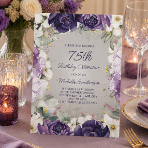 Eleganter Lila Glitzer mit weißer Blüte 75. Geburt Einladung