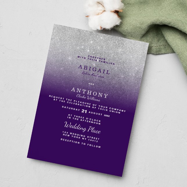 Eleganter, lila silberner Glitzer Ober Hochzeit Einladung (Elegant chic purple silver glitter ombre wedding invitation )