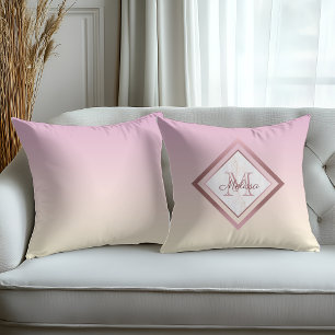 Eleganter Marmor-Roségold-Monogramm mit rosa Verla Kissen