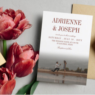 Eleganter Maroon Text 2 in 1 Foto Hochzeit Einladung