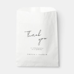 Eleganter Minimalistischer Schwarz-weißer Script-W Geschenktütchen