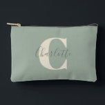 Eleganter moderner Monogrammname in Sage Green Zubehörtasche<br><div class="desc">Mit diesem eleganten, grünen Accessoire-Beutel mit elegantem Monogramm und Namensdesign stärken Sie Ihre Essentials. Ideal für den behalt Ihrer kleinen, organisierten und stilvollen Artikel, bietet es einen eleganten, minimalistischen Look mit einer persönlichen Touch. Ideal für den täglichen Gebrauch oder als nachdenkliches Geschenk verbindet dieser Beutel Funktionalität mit Eleganz und macht...</div>