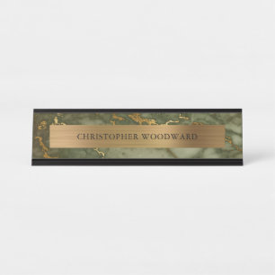 Eleganter, moderner Olive Green Marble Brushed Gol Schreibtischnamensplakette