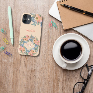 Eleganter moderner Pfirsich-Blumenkranz Monogramm iPhone 12 Mini Hülle