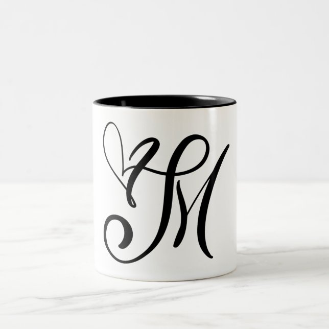 ELEGANTER MONOGRAMM FARBSCHWARZSCHREIBER "M" ZWEIFARBIGE TASSE (Mittel)