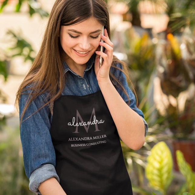 Eleganter Monogramm Name Schwarz und Weiß Schürze (Von Creator hochgeladen)